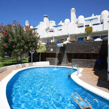 Adonis Castalia-brezos Apartment